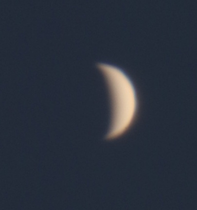 Abnehmende Venus am Abendhimmel